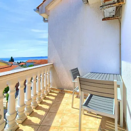 Henrik Apartament Veglia